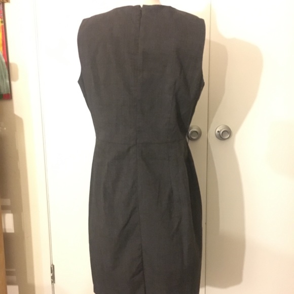 Women’s Dress - Picture 4 of 4